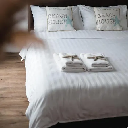 Palmes Pirmas Sezonas Apartamento *
