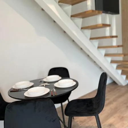 Palmes Pirmas Sezonas Apartment